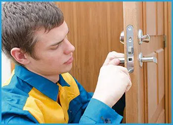 Lock Locksmith Services Sarasota, FL 941-677-7275 - 5-lock-opening